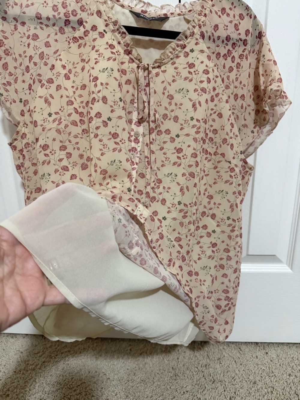 Women’s Floral Tie-Neck Blouse in Cream and Rose - Picture 3 of 5
